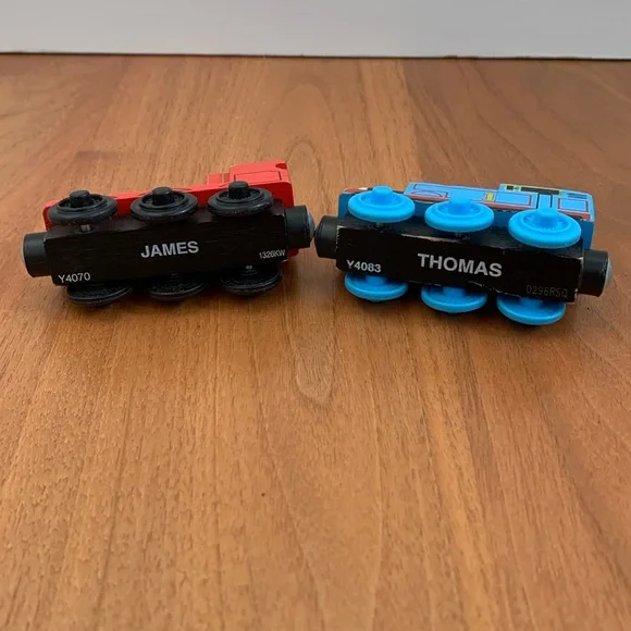 2012 Thomas and Friends Wooden Railway Thomas and James - Picture 3 of 3